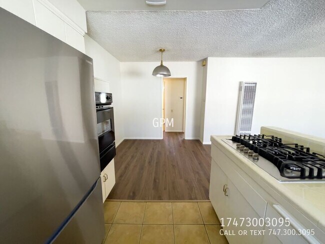 Building Photo - 1343 E Harvard St