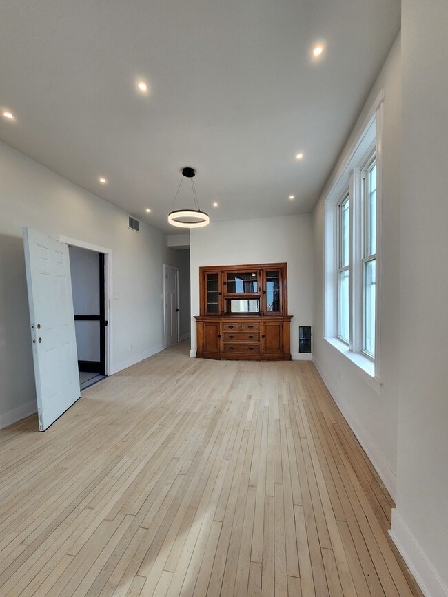 Foto del edificio - 2345 W 23rd St