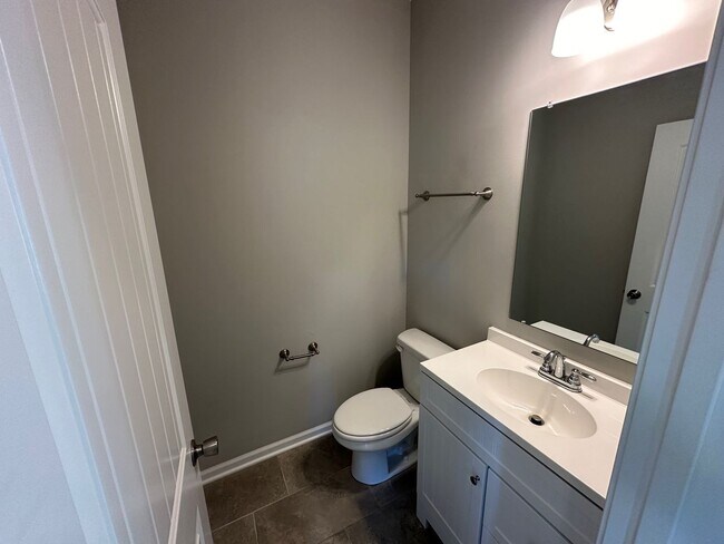 Foto del edificio - Modern 3 Bedroom, 2.5 Bath Townhouse in Co...