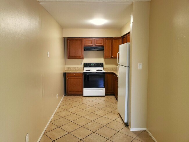 Foto del edificio - 1327 W 5th St