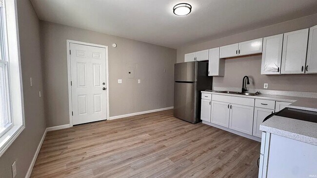 Foto del edificio - 217 E Oregon St