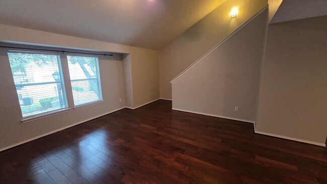 Foto del edificio - Charming Townhome near Memorial Park!