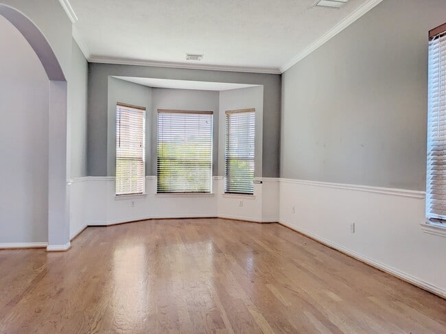 Foto del edificio - 3054 Summercrest Dr