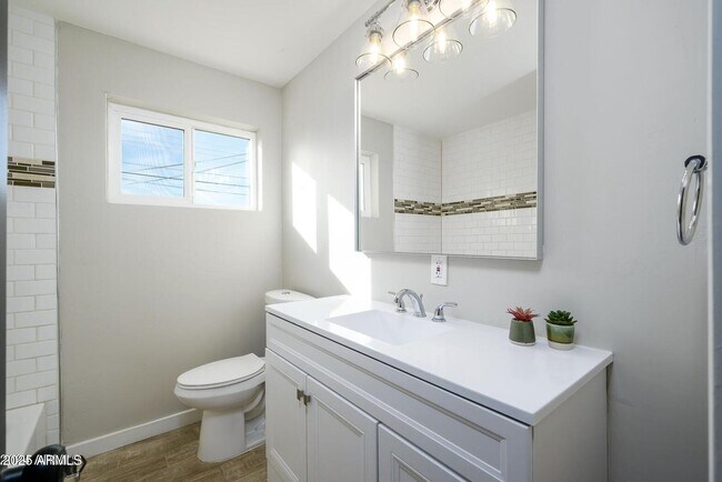 Foto del edificio - 5640 N 38th Dr