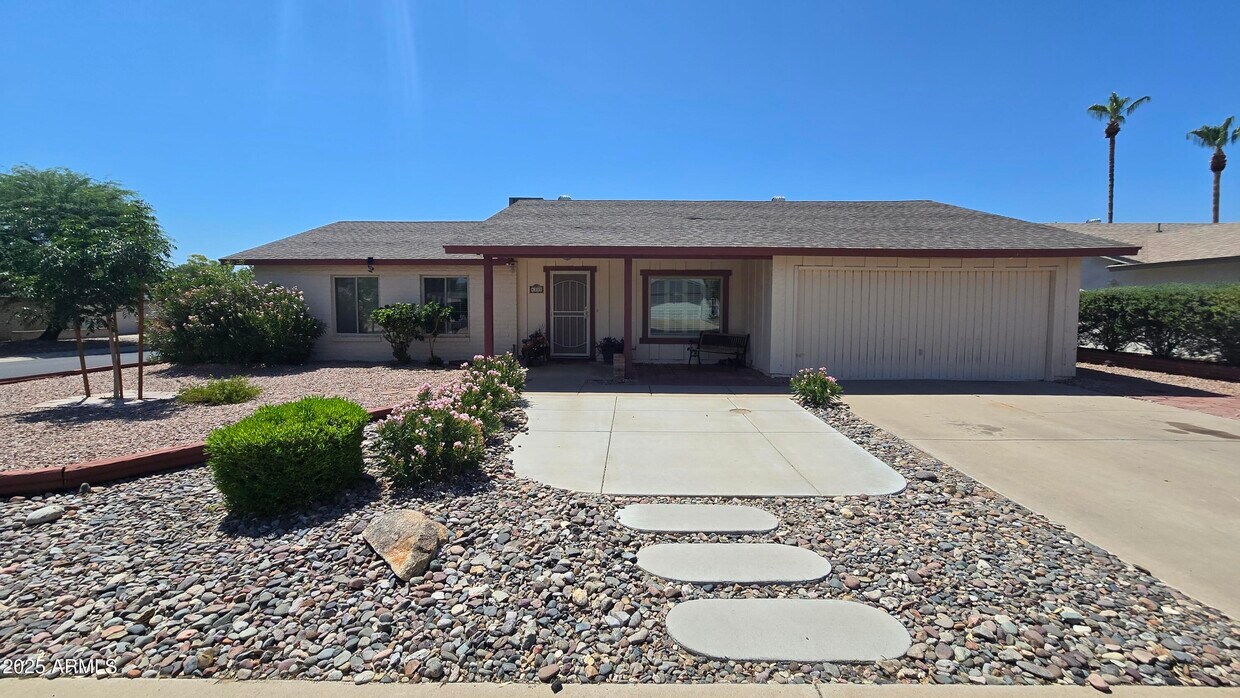 Primary Photo - 4333 E Ponca St