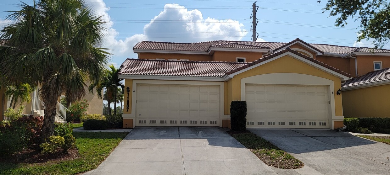 11807 Bayport Ln Unit 204, Fort Myers, FL 33908 Condo for Rent in