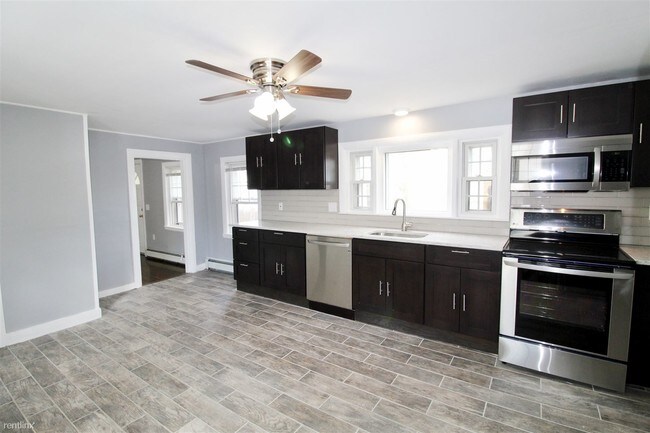 Foto del edificio - 2 br, 1.5 bath  - 321 Pleasant St