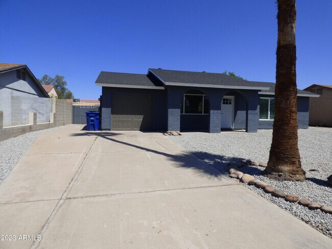 Building Photo - 6225 S Parkside Dr