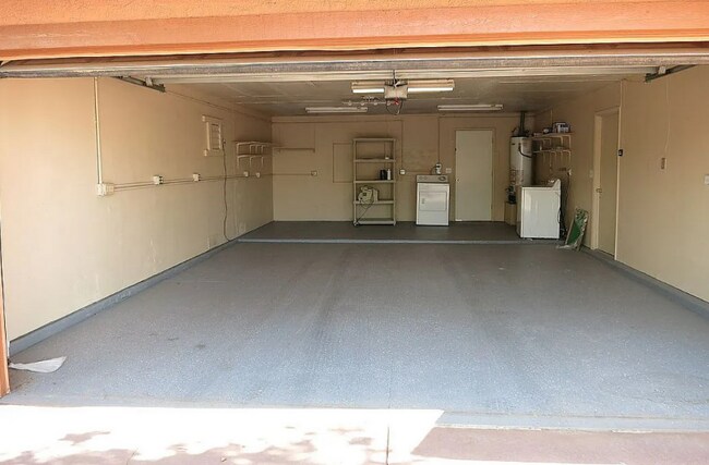 Building Photo - 429 Longtree Ave