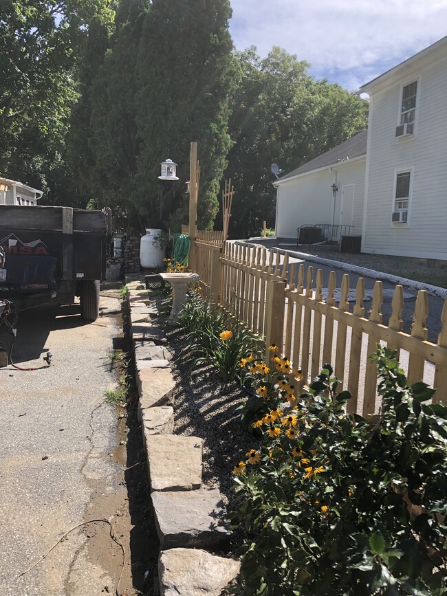 DRIVEWAY - 207 S Main St