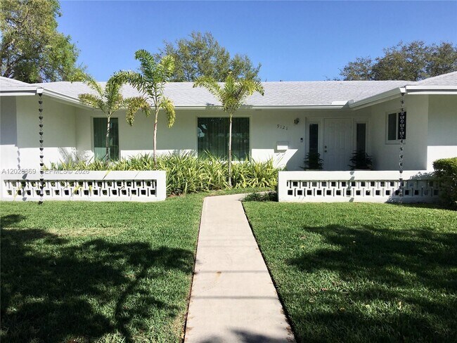 Foto del edificio - 9121 SW 85th St