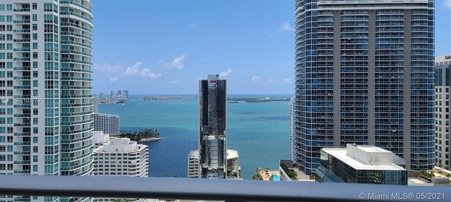 Building Photo - 1010 Brickell Ave