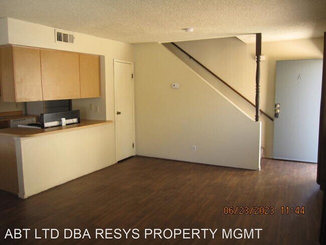 Building Photo - 2 br, 2 bath House - 5205 GOLDEN LANE # A