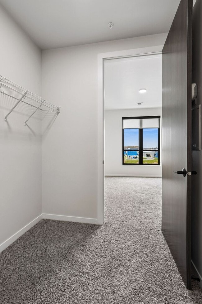 Interior Photo - Larsen Orchard Terrace