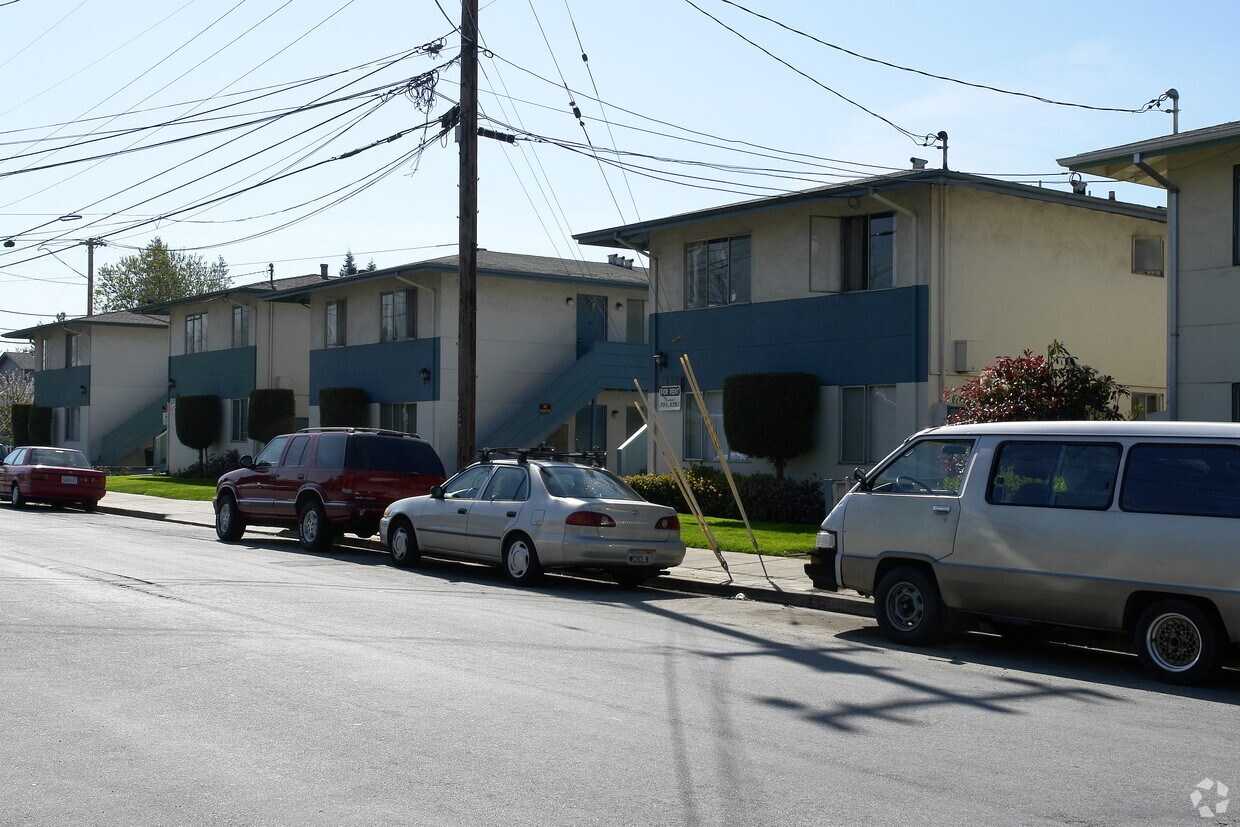 Foto del edificio - 1450 Hess Rd