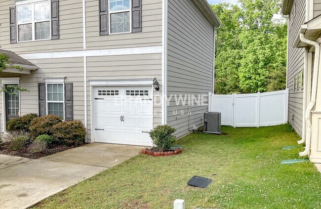 Foto del edificio - 108 Howard Ave