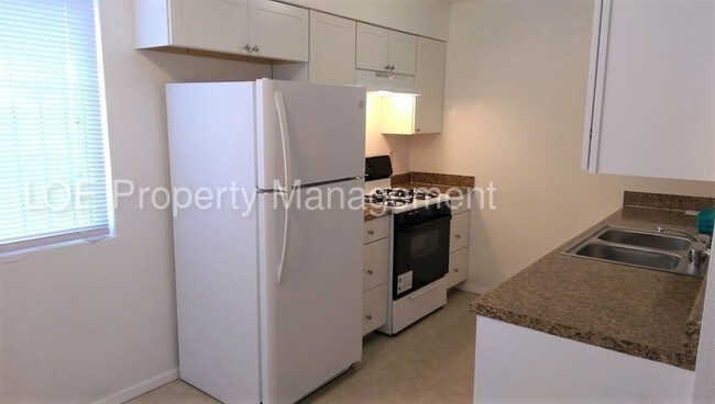 Building Photo - 3512 Lafayette Dr NE