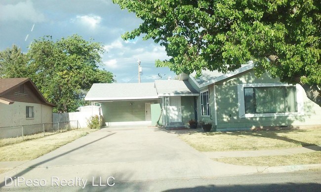 Building Photo - 209 S Casas Lindas Dr