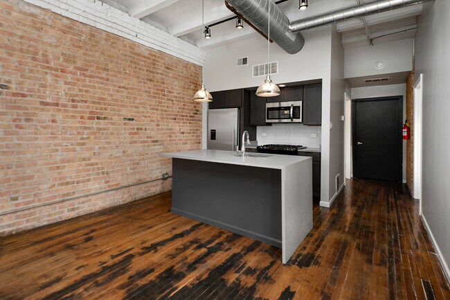 Building Photo - 1012 W Randolph St
