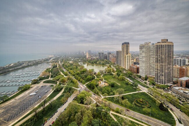 Foto del edificio - 2800 N Lake Shore Dr
