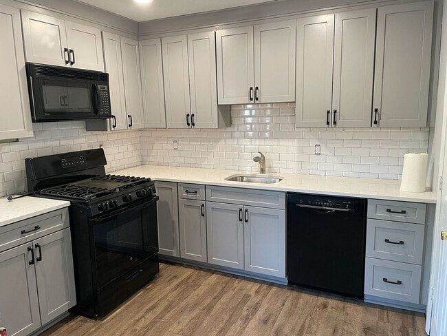 Kitchen - 521 Pitney Pl