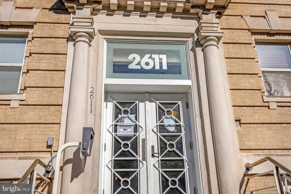 Primary Photo - Sunny 1 bedroom/1 bath in Adams Morgan!