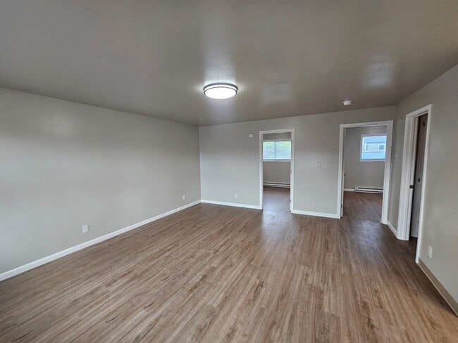 Building Photo - 839 Cedar St