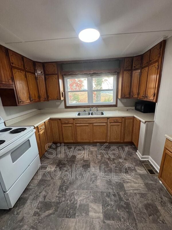 Foto del edificio - 703 Old Riceville Rd