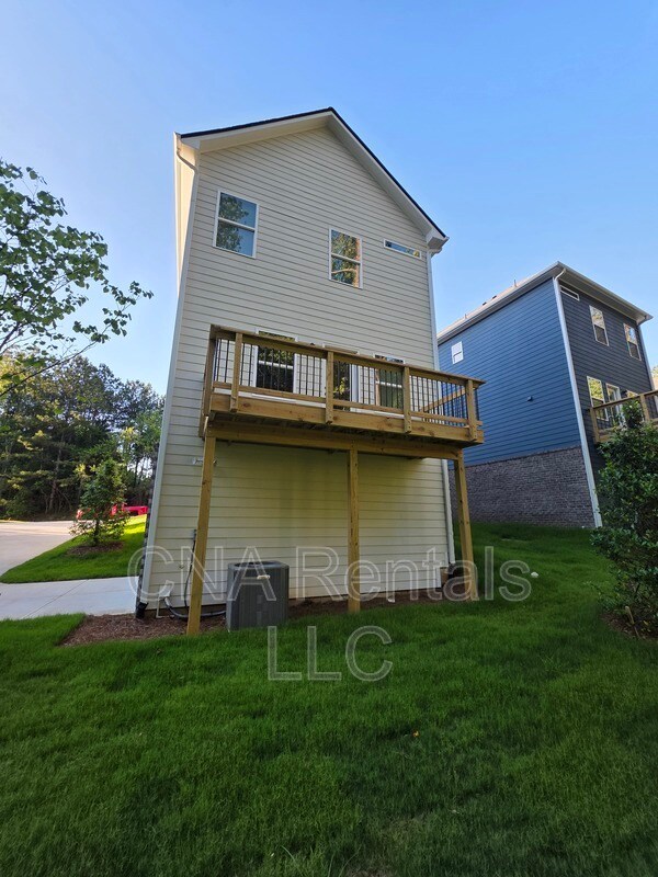 Building Photo - 1668 Eagle Dr