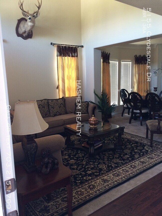 Building Photo - Grand Prairie Residence by the Lake!