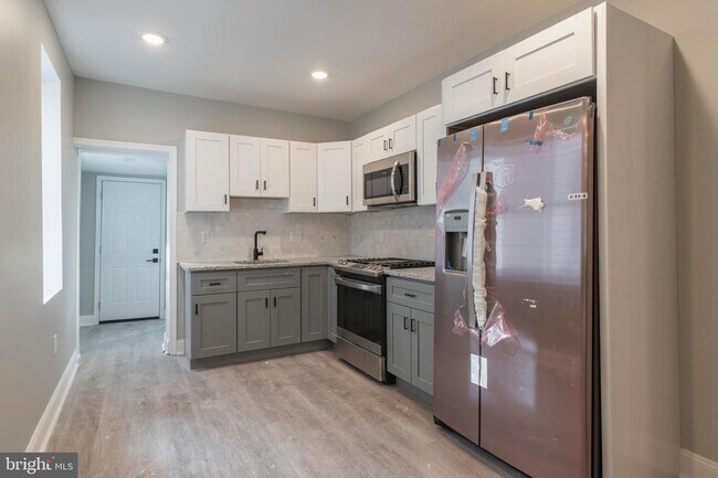 Foto del edificio - 5938 N Beechwood St