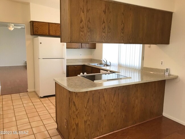 Building Photo - 7800 N Nicole Pl