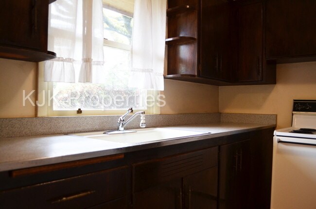 Foto del edificio - 8650 SW Canyon Ln