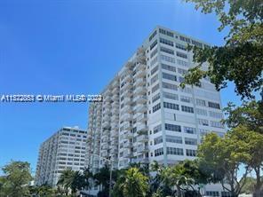 Building Photo - 2100 Sans Souci Blvd