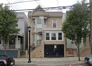 Building Photo - 313 49th St