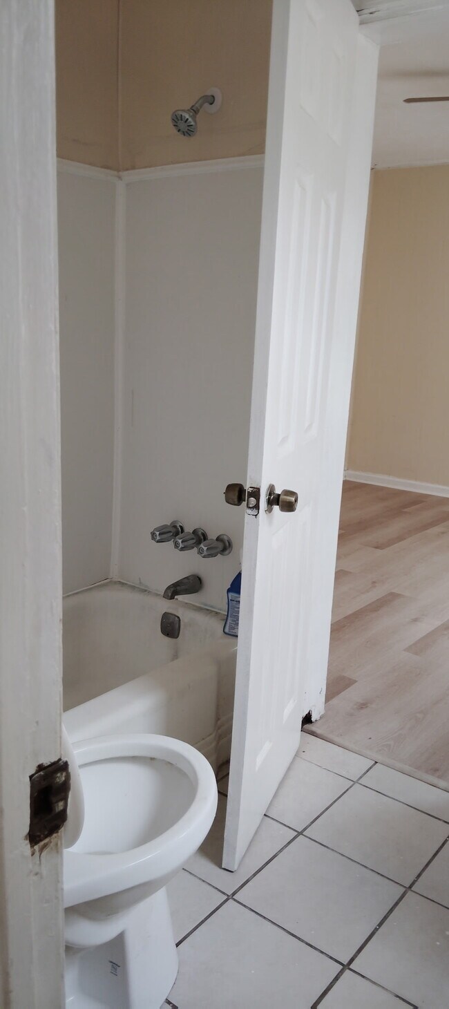 Foto del edificio - 5752 Deborah Dr