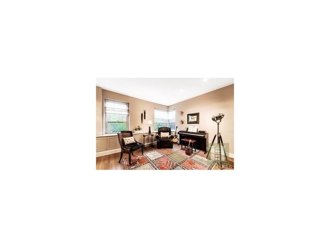 Foto del edificio - 515 E 89th St