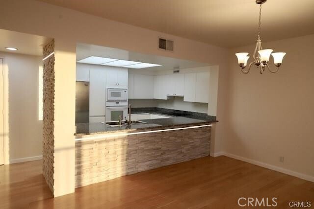 Building Photo - 850 E Ocean Blvd