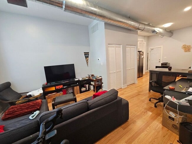 Foto del edificio - 1415 W Erie St