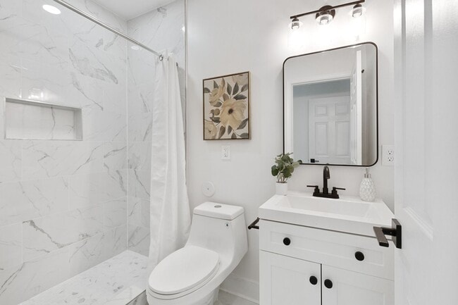 Foto del edificio - STUNNING 4 Level Fells Point Rowhome! WITH...