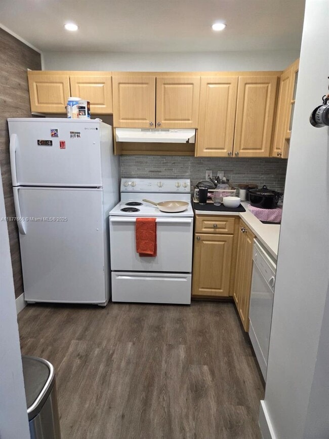 Foto del edificio - 9320 Fontainebleau Blvd