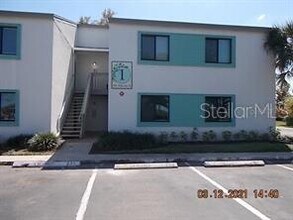 Building Photo - 876 116th Ave N