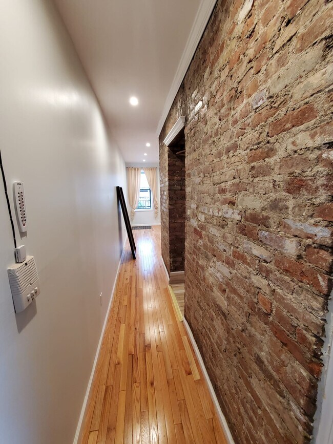 Building Photo - 112 Lee Ave