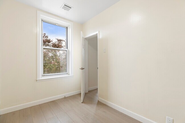 Building Photo - 201 Shippen St