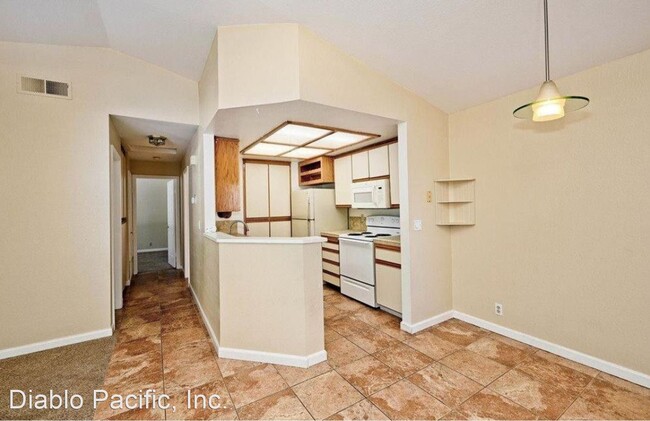 Building Photo - 2 br, 2 bath House - 3885 Crow Canyon Road