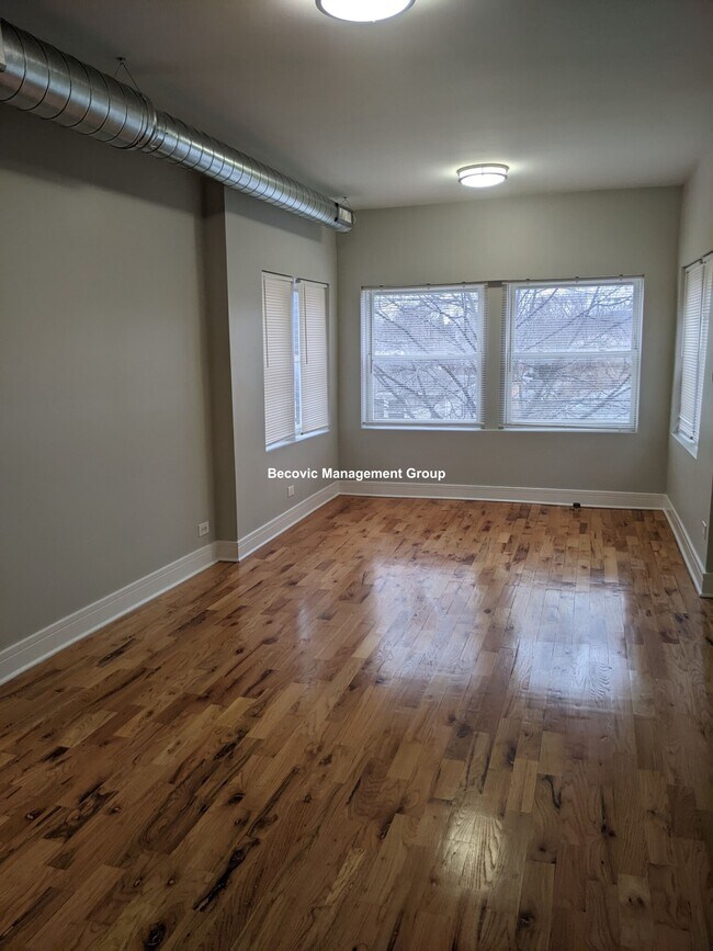 8409 Monticello Ave Unit 3, Skokie, IL 60076 Condo for Rent in Skokie