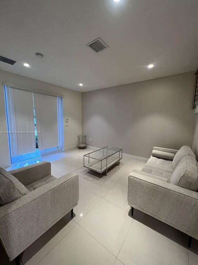 Building Photo - 10422 NW 64th Terrace