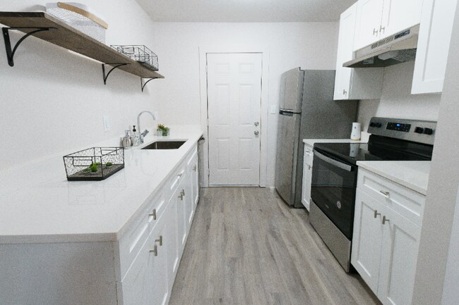 Foto del edificio - 3100 E Point St