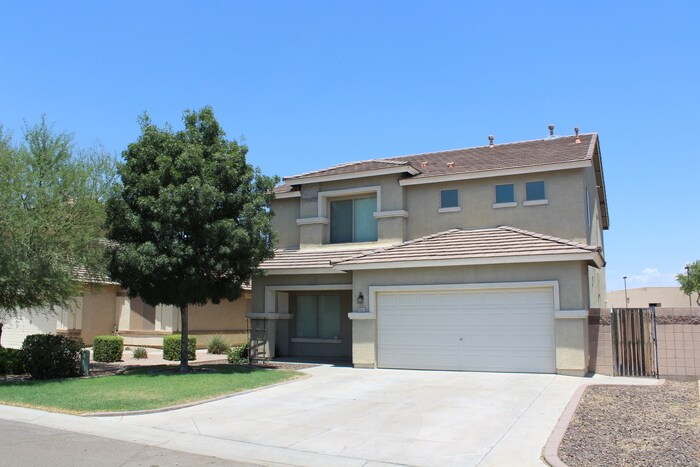 Primary Photo - Beautiful 4 bedroom 2.5 bath home located ...