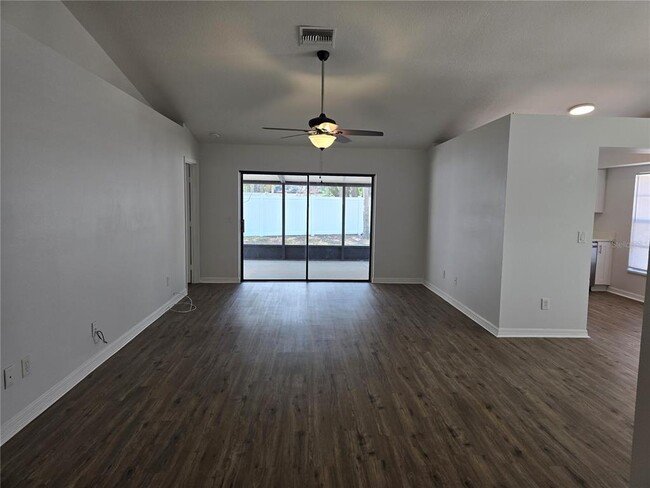 Building Photo - 717 Chilt Dr
